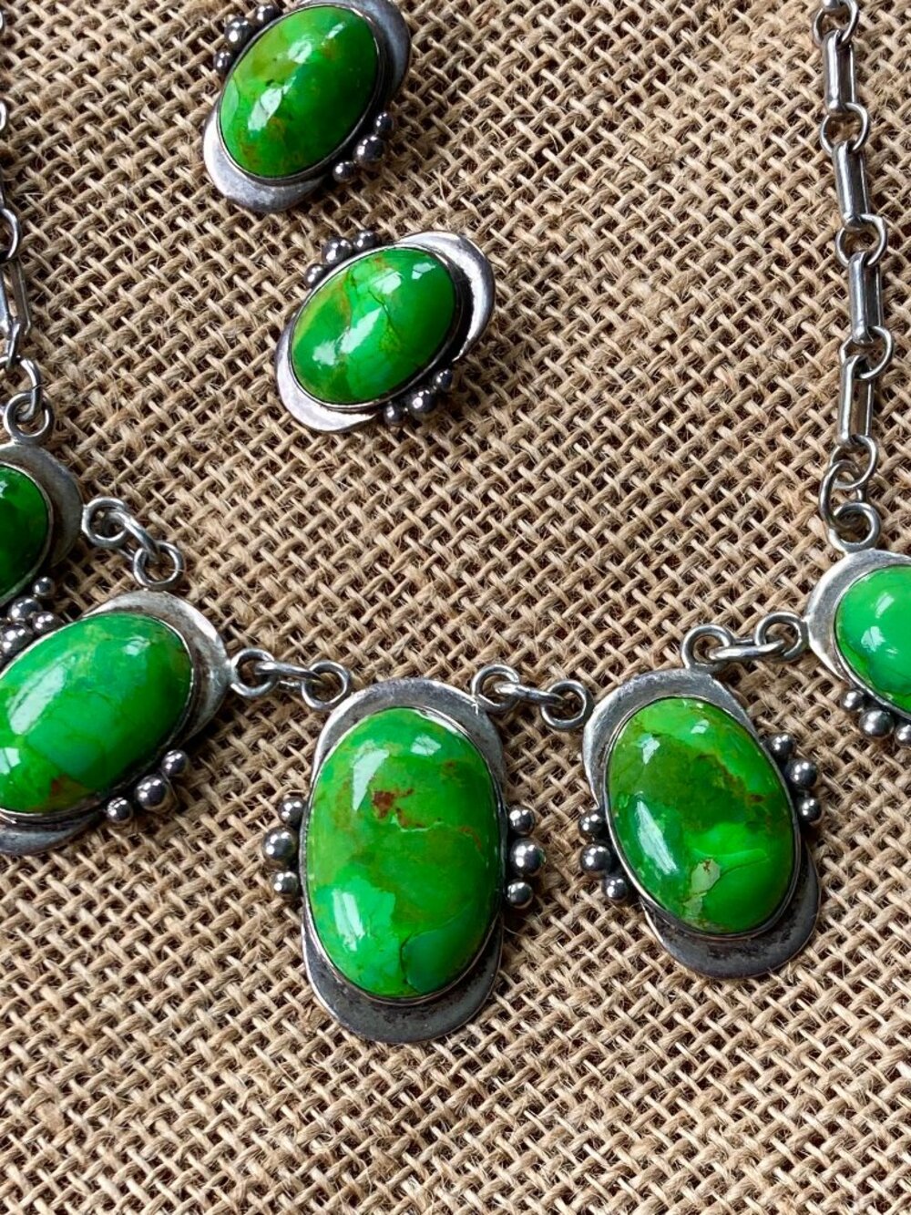 Vintage Green Turquoise Gaspeite Sterling Silver Station Statement Necklace - Picture 7 of 10